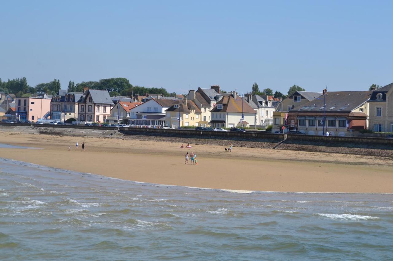 Gite "Au P'Tit Tourois" De Plain-Pied Tout Confort Avec Veranda Proche D'Omaha Beach Et De Bayeux Accueillant Les Animaux Εξωτερικό φωτογραφία